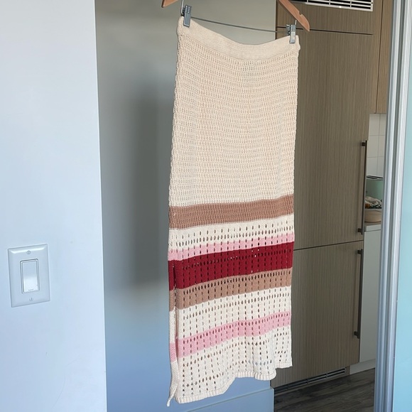 Super cute Knit Midi Skirt with stripes - Picture 4 of 6